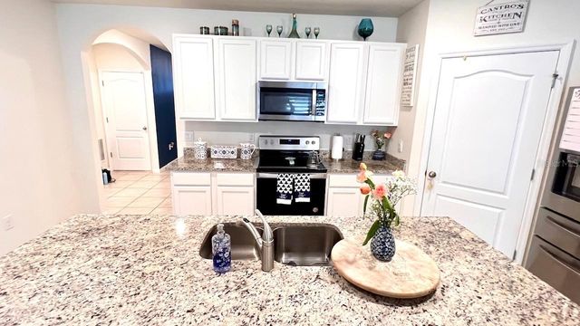 5406 PINE LILLY DR, St Cloud, FL 34771