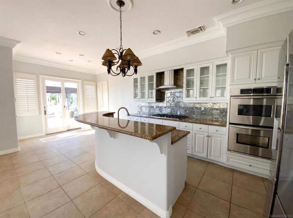 Image 13 of property listing at 6259 Paseo Callado, Carlsbad, CA 92009