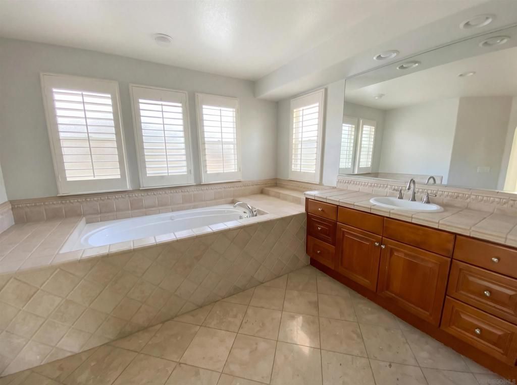 Image 28 of property listing at 6259 Paseo Callado, Carlsbad, CA 92009