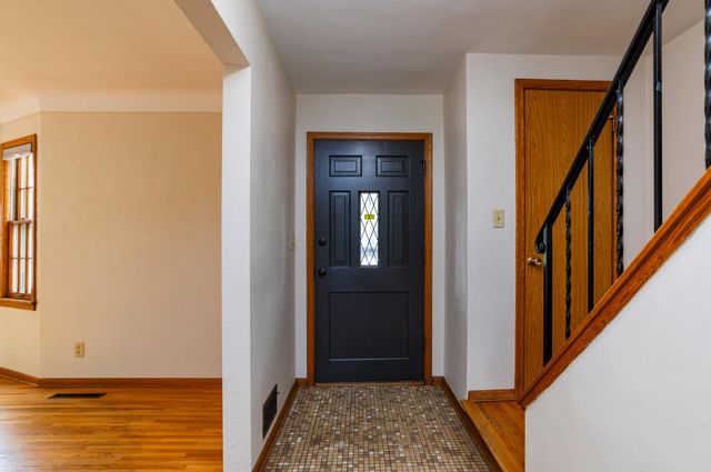 1945 Upper Afton Road E, Saint Paul, MN 55119