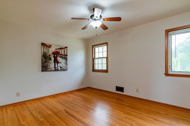 1945 Upper Afton Road E, Saint Paul, MN 55119