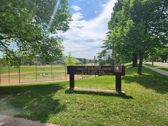 1945 Upper Afton Road E, Saint Paul, MN 55119