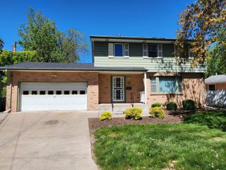 1945 Upper Afton Road E, Saint Paul, MN 55119