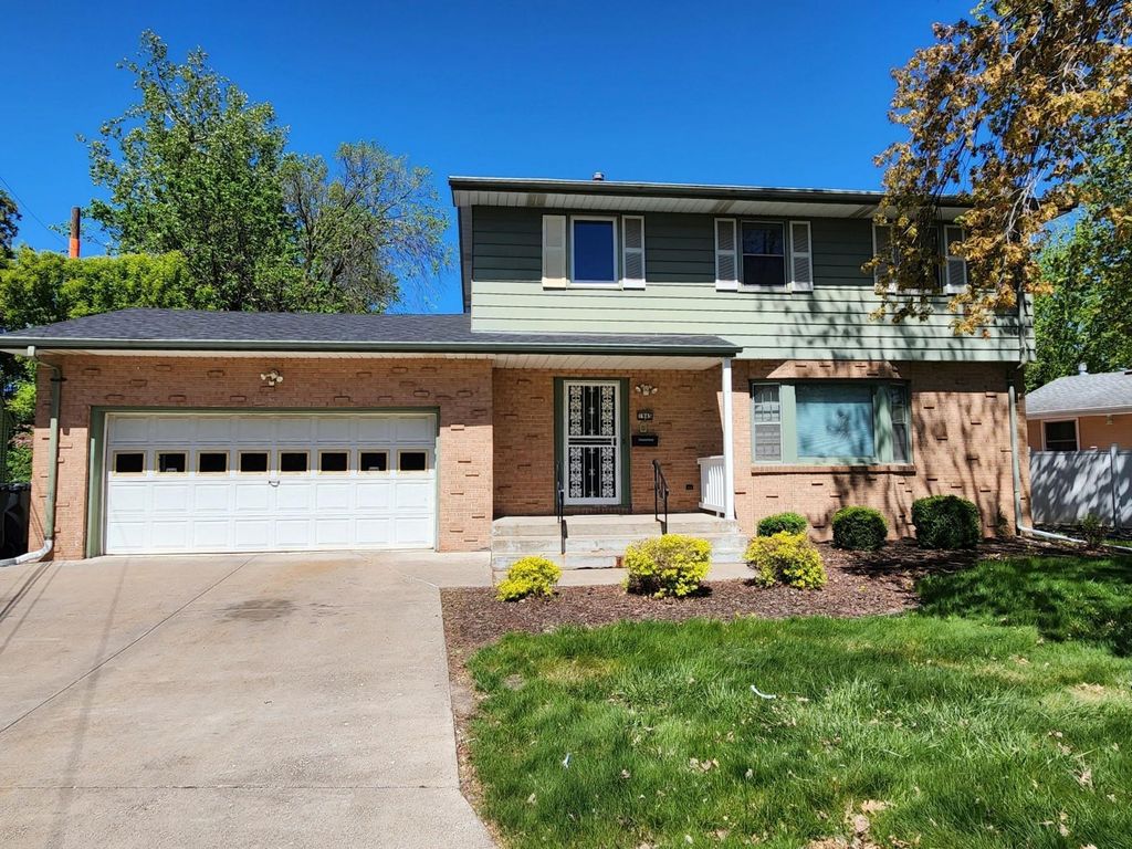1945 Upper Afton Road E, Saint Paul, MN 55119