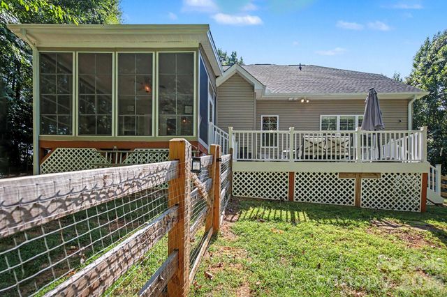 5116 Ivy Trace Court, Clemmons, NC 27012