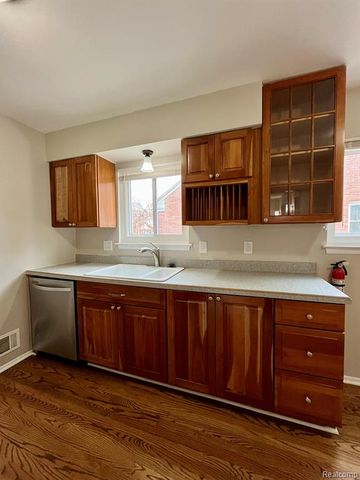 969 Harrison Boulevard, Lincoln Park, MI 48146