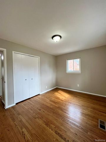 969 Harrison Boulevard, Lincoln Park, MI 48146