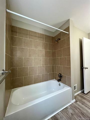 969 Harrison Boulevard, Lincoln Park, MI 48146