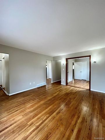 969 Harrison Boulevard, Lincoln Park, MI 48146