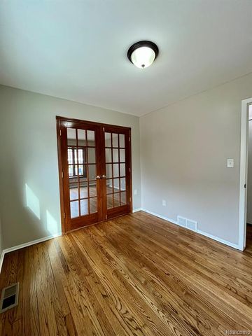 969 Harrison Boulevard, Lincoln Park, MI 48146