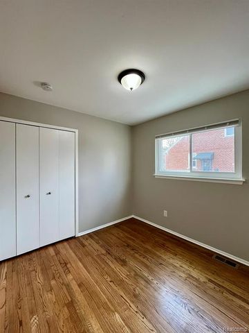 969 Harrison Boulevard, Lincoln Park, MI 48146