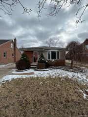 969 Harrison Boulevard, Lincoln Park, MI 48146