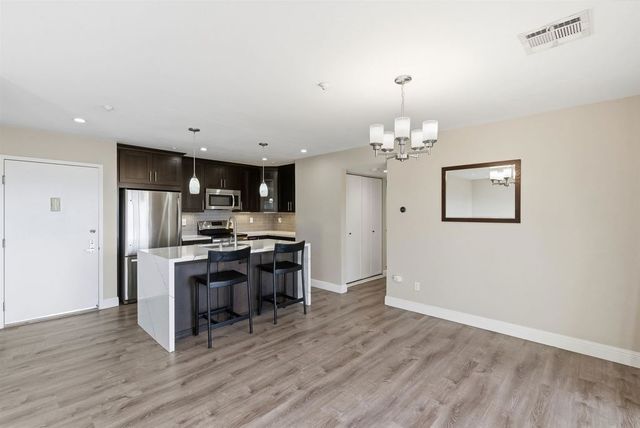 1201 Alta Vista Dr 203, Walnut Creek, CA 94596