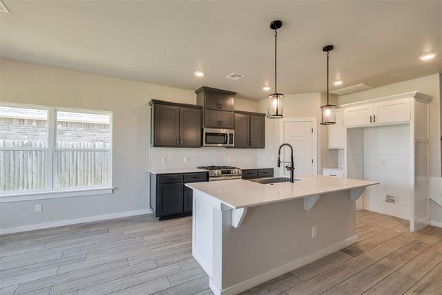 409 Carlow Way, Yukon, OK 73099