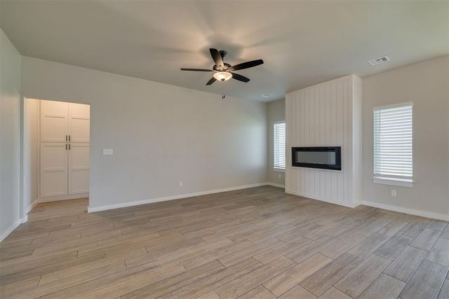 409 Carlow Way, Yukon, OK 73099