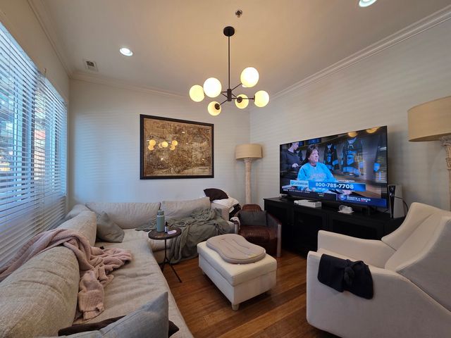 22 N Aberdeen Street 408, Chicago, IL 60607