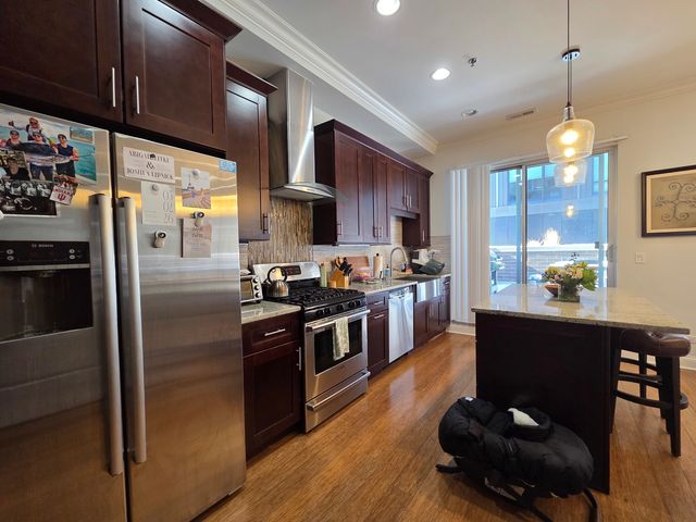 22 N Aberdeen Street 408, Chicago, IL 60607