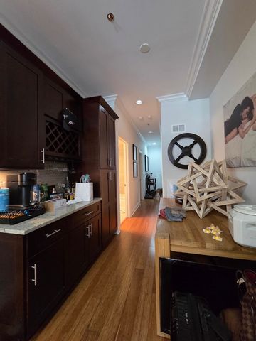 22 N Aberdeen Street 408, Chicago, IL 60607