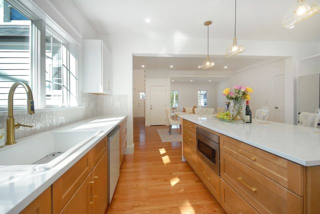 32 Hickory Cliff Rd, Newton, MA 02464