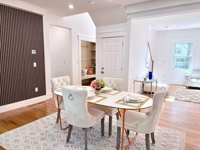32 Hickory Cliff Rd, Newton, MA 02464