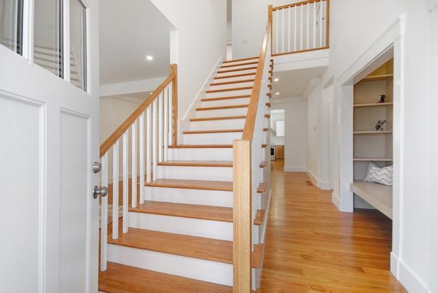 32 Hickory Cliff Rd, Newton, MA 02464
