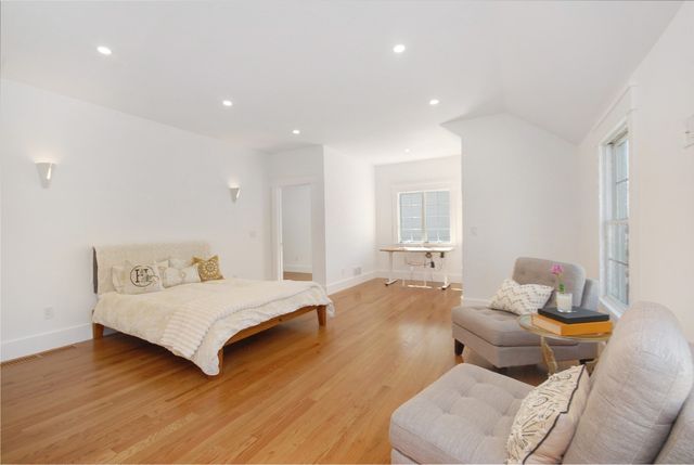 32 Hickory Cliff Rd, Newton, MA 02464