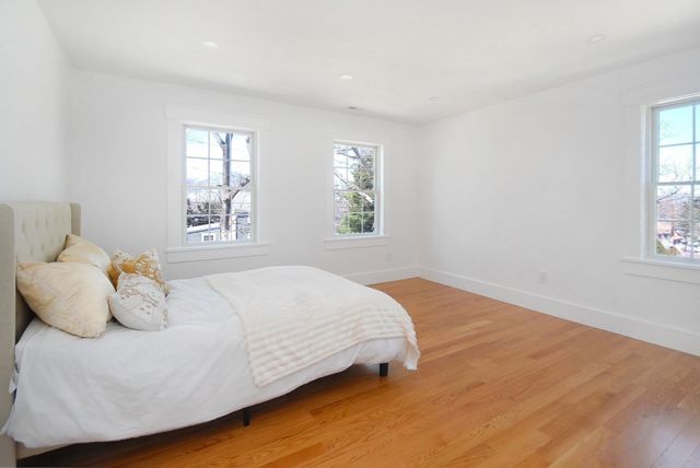 32 Hickory Cliff Rd, Newton, MA 02464