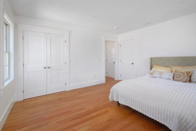 32 Hickory Cliff Rd, Newton, MA 02464
