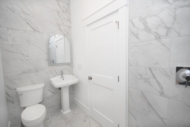 32 Hickory Cliff Rd, Newton, MA 02464