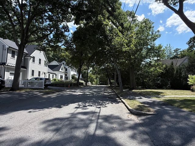 32 Hickory Cliff Rd, Newton, MA 02464