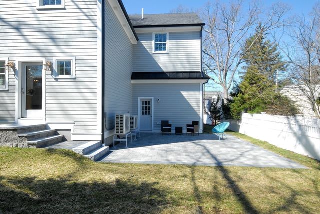 32 Hickory Cliff Rd, Newton, MA 02464