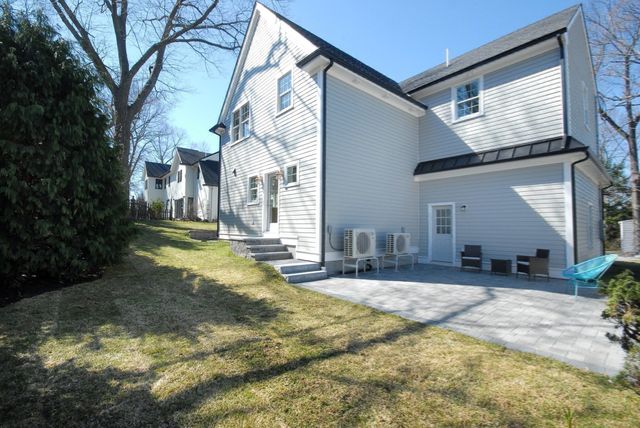 32 Hickory Cliff Rd, Newton, MA 02464
