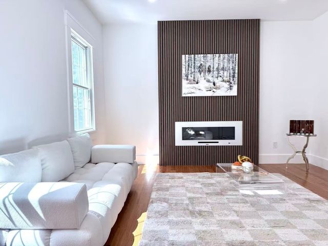 32 Hickory Cliff Rd, Newton, MA 02464