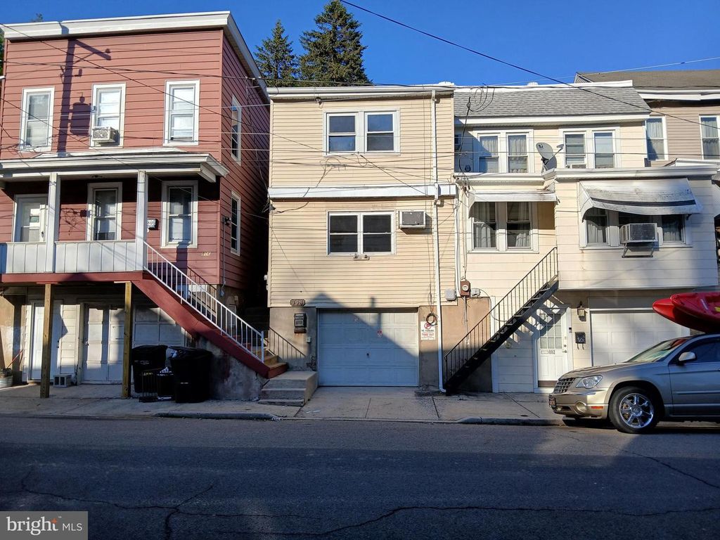 804 WATER ST, Pottsville, PA 17901