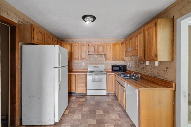 699 Oak St, Lafayette, TN 37083