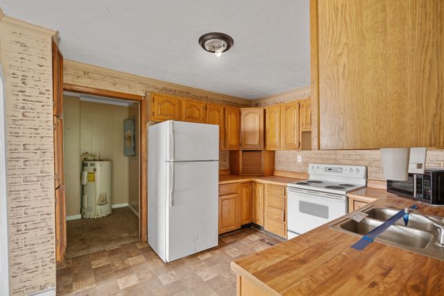 699 Oak St, Lafayette, TN 37083