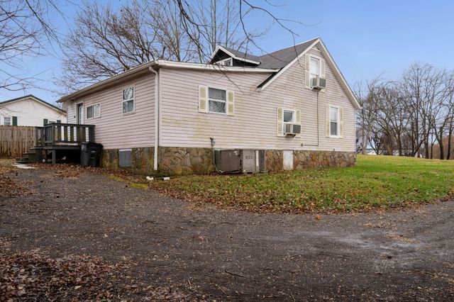 699 Oak St, Lafayette, TN 37083