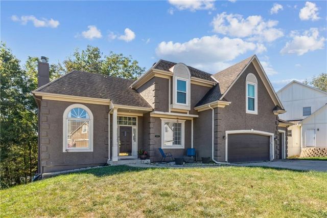 2209 Wellington Court, Lee's Summit, MO 64081