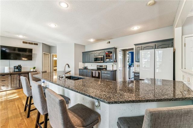 2209 Wellington Court, Lee's Summit, MO 64081