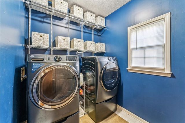 2209 Wellington Court, Lee's Summit, MO 64081