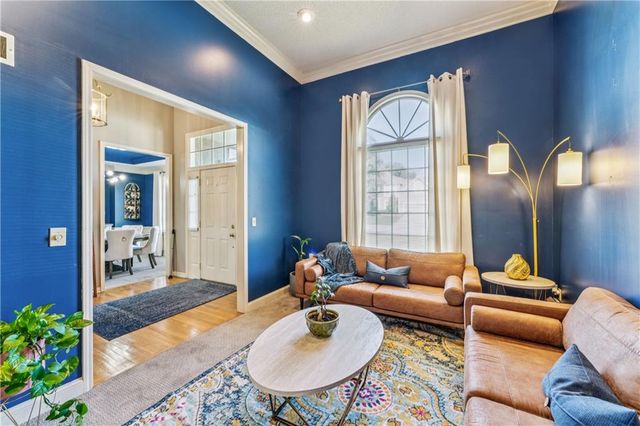 2209 Wellington Court, Lee's Summit, MO 64081