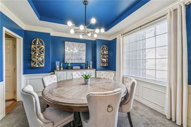 2209 Wellington Court, Lee's Summit, MO 64081