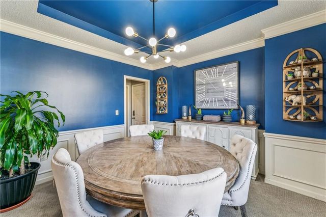 2209 Wellington Court, Lee's Summit, MO 64081