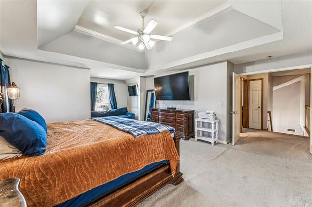 2209 Wellington Court, Lee's Summit, MO 64081