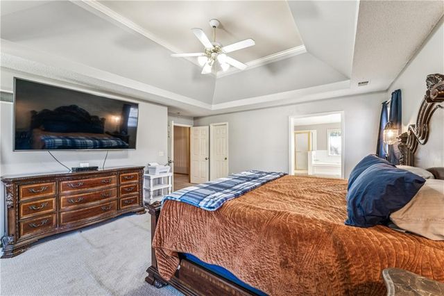 2209 Wellington Court, Lee's Summit, MO 64081