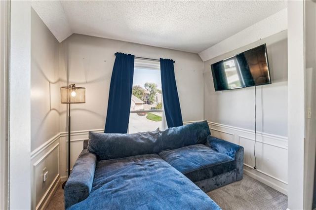 2209 Wellington Court, Lee's Summit, MO 64081