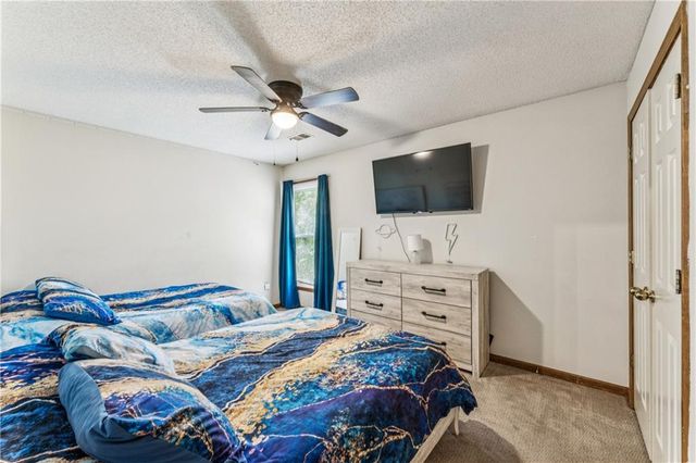 2209 Wellington Court, Lee's Summit, MO 64081