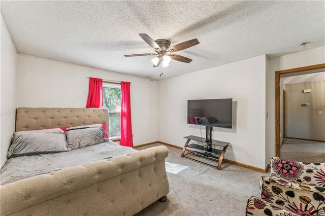 2209 Wellington Court, Lee's Summit, MO 64081