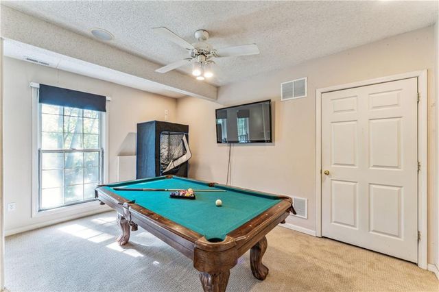 2209 Wellington Court, Lee's Summit, MO 64081