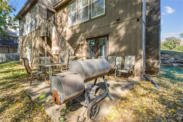 2209 Wellington Court, Lee's Summit, MO 64081